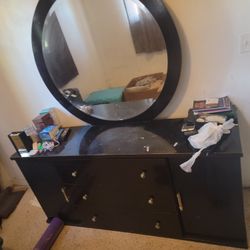 Dresser Free