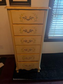 Light yellow dresser