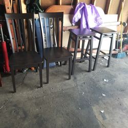 Table And 2 Chairs And 2 Bancos