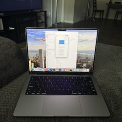 Macbook pro 14in 16gb ram 512gb m2 pro chip