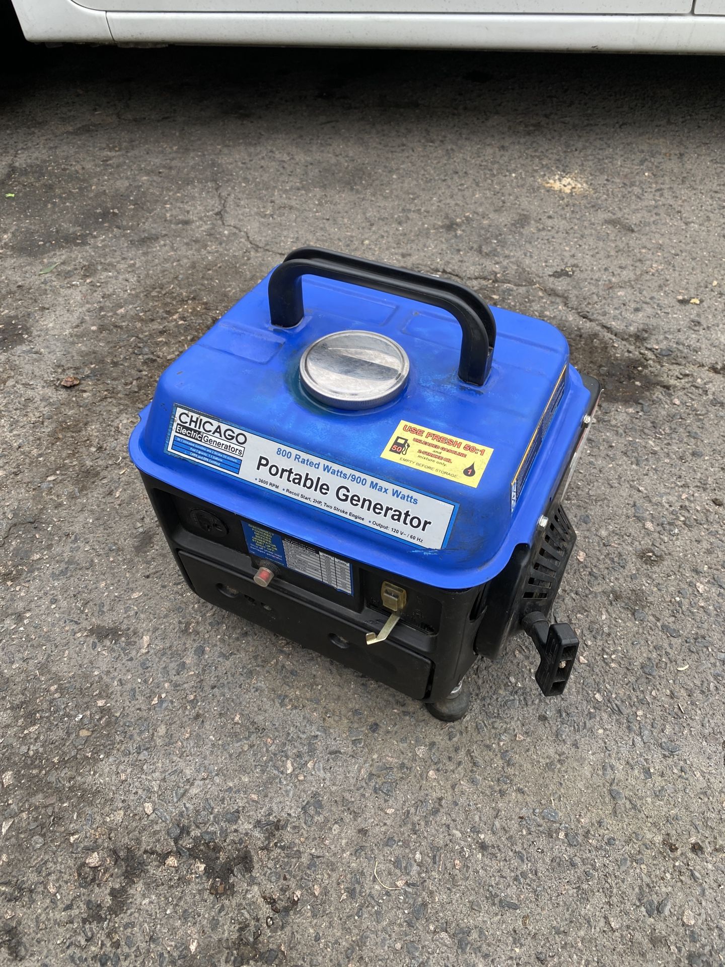 Chicago 800/900 Watt Portable Generator