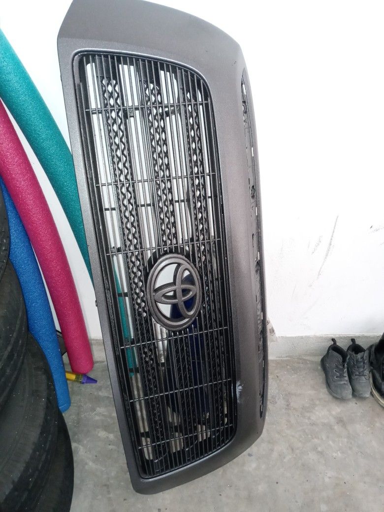 Toyota tundra 07-2013 Grill