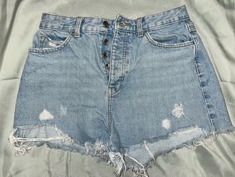 Zara denim shorts Size 6