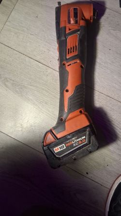 Milwaukee M18 Cordless Multi-Tool with Battery