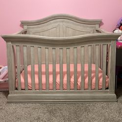 Crib/Toddler Bed