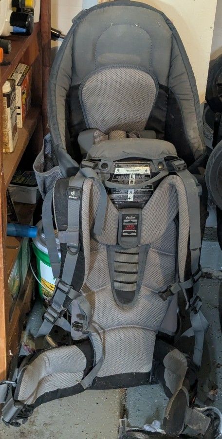 Sturdy Deuter Vari Quick
