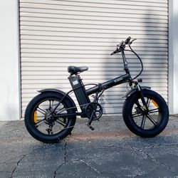 New. E-bike foldable, 1000w 48v 15ah, 20” fat tire top speed 31mph range up to 55 miles, electric bike 