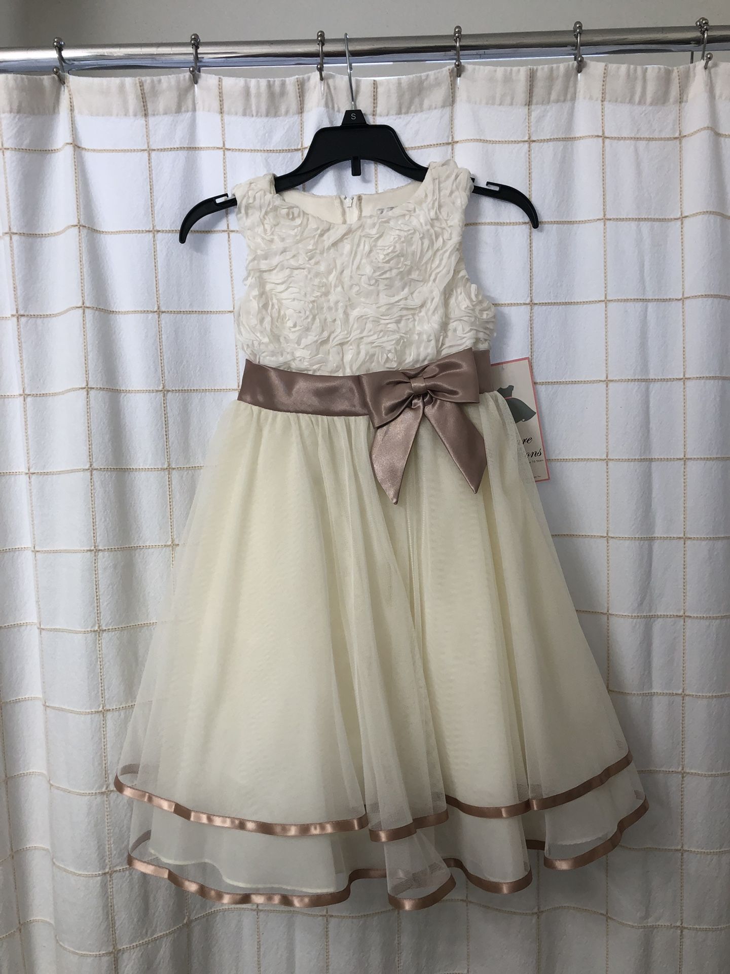 Girls dress