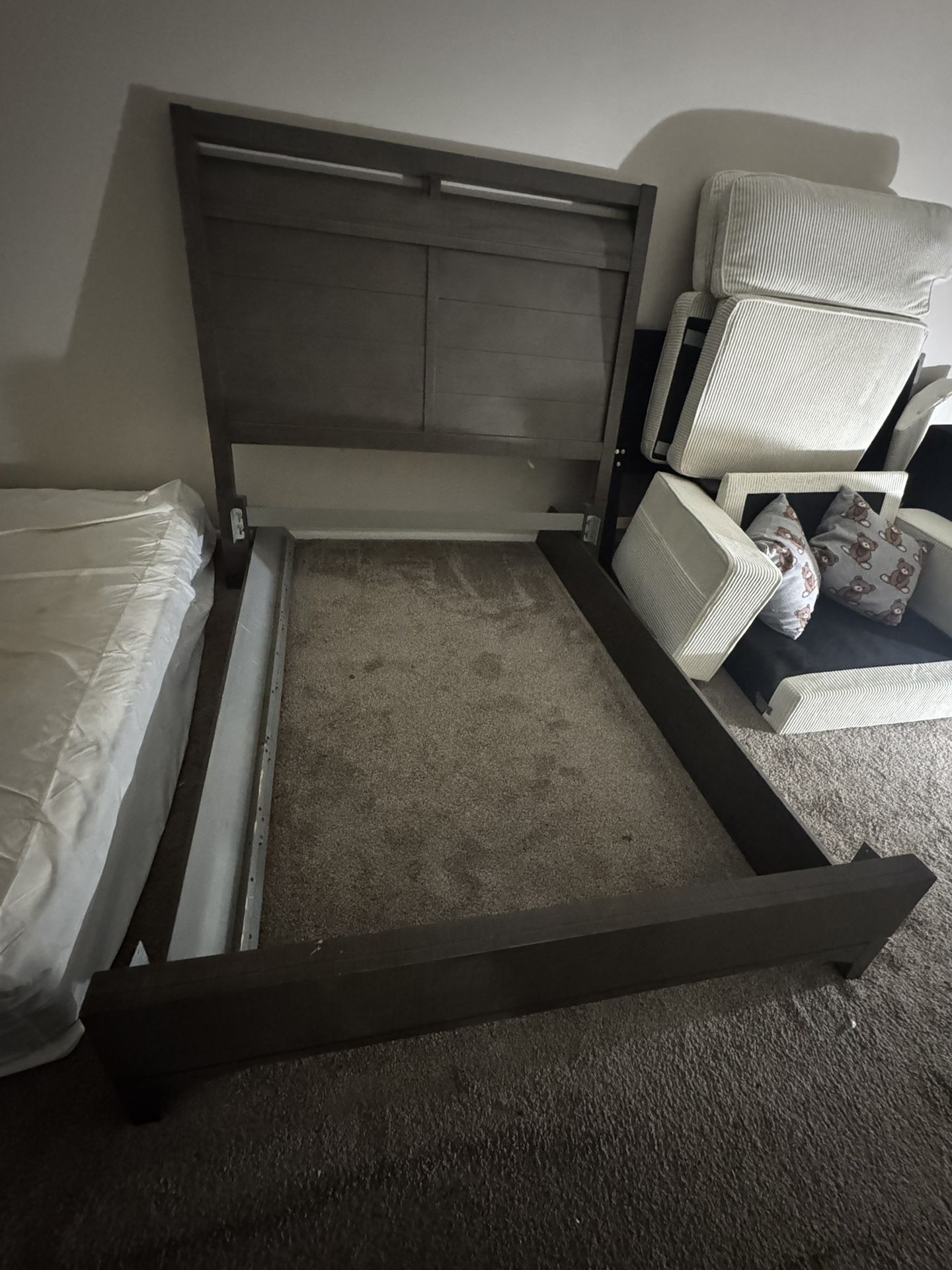 Queen Size Head Board & Bed Frame Brand New