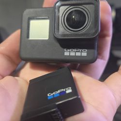 GoPro Hero Black 7+case and Accesories Excellent Condition Barely Used