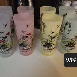 Set Of 8 Vintage Glasses