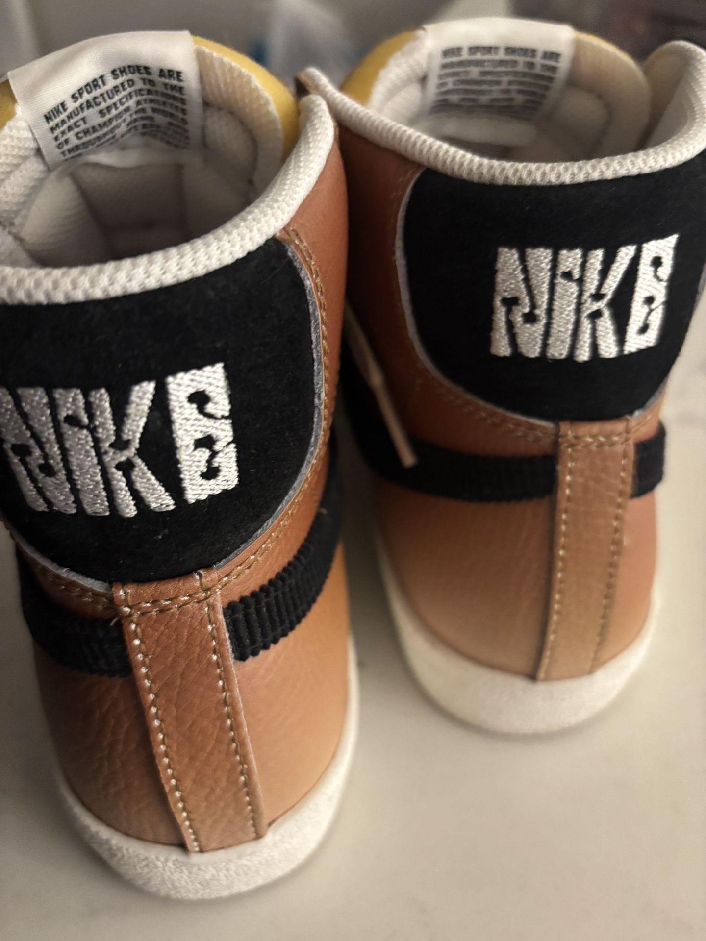 Woman Nike Blazer
