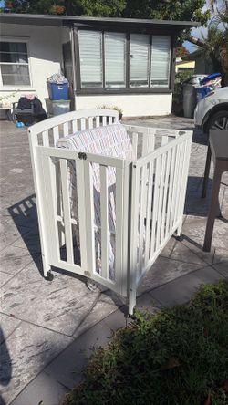Baby white crib