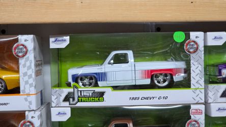 1/24 SCALE M2 MACHINES DIECAST