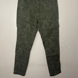 Woman Camo Pants 