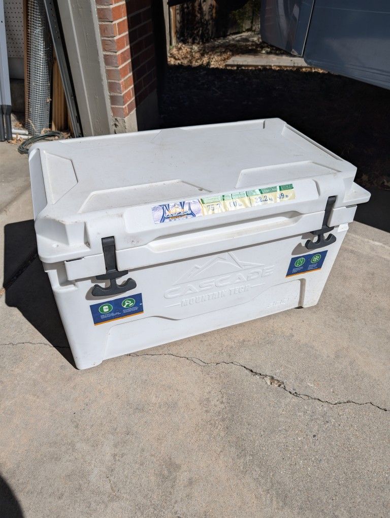 Cascade 80 QT Cooler