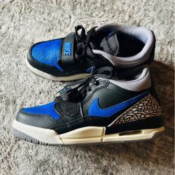 Boys Air Jordan Legacy Size 5.5 Youth 