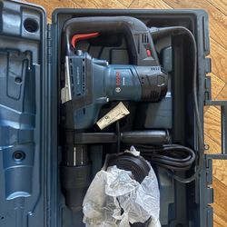 Bosch 1-9/16 In. Rotary Hammer Drill RH540M