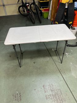 Folding Plastic -Table with Metal Legs