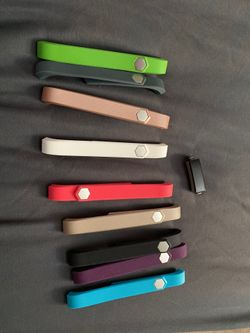 Fitbit Alta w/ bands & charging cable