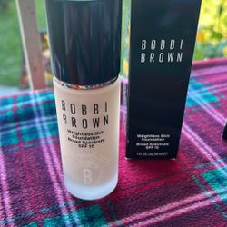 Bobbi Brown Weightless Skin Foundation SPF15 