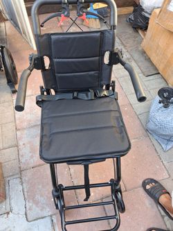 Foldable portable chair