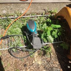 Makita Finishing Sander 
