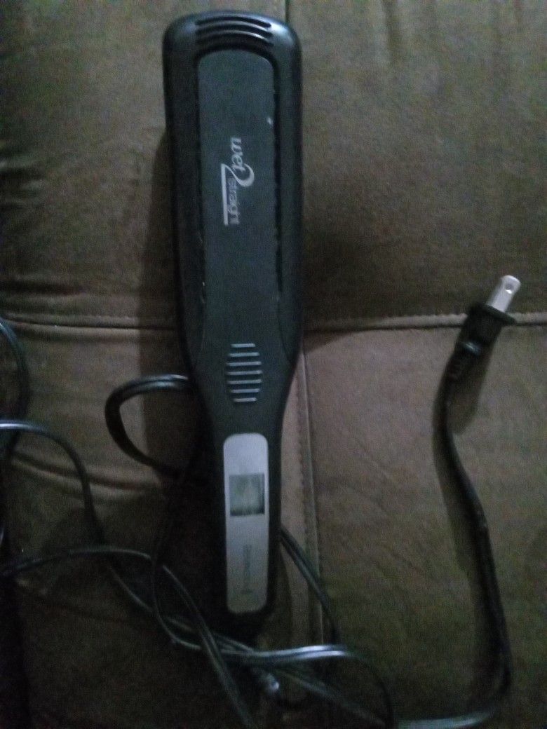 Wet2Straight Flat Iron