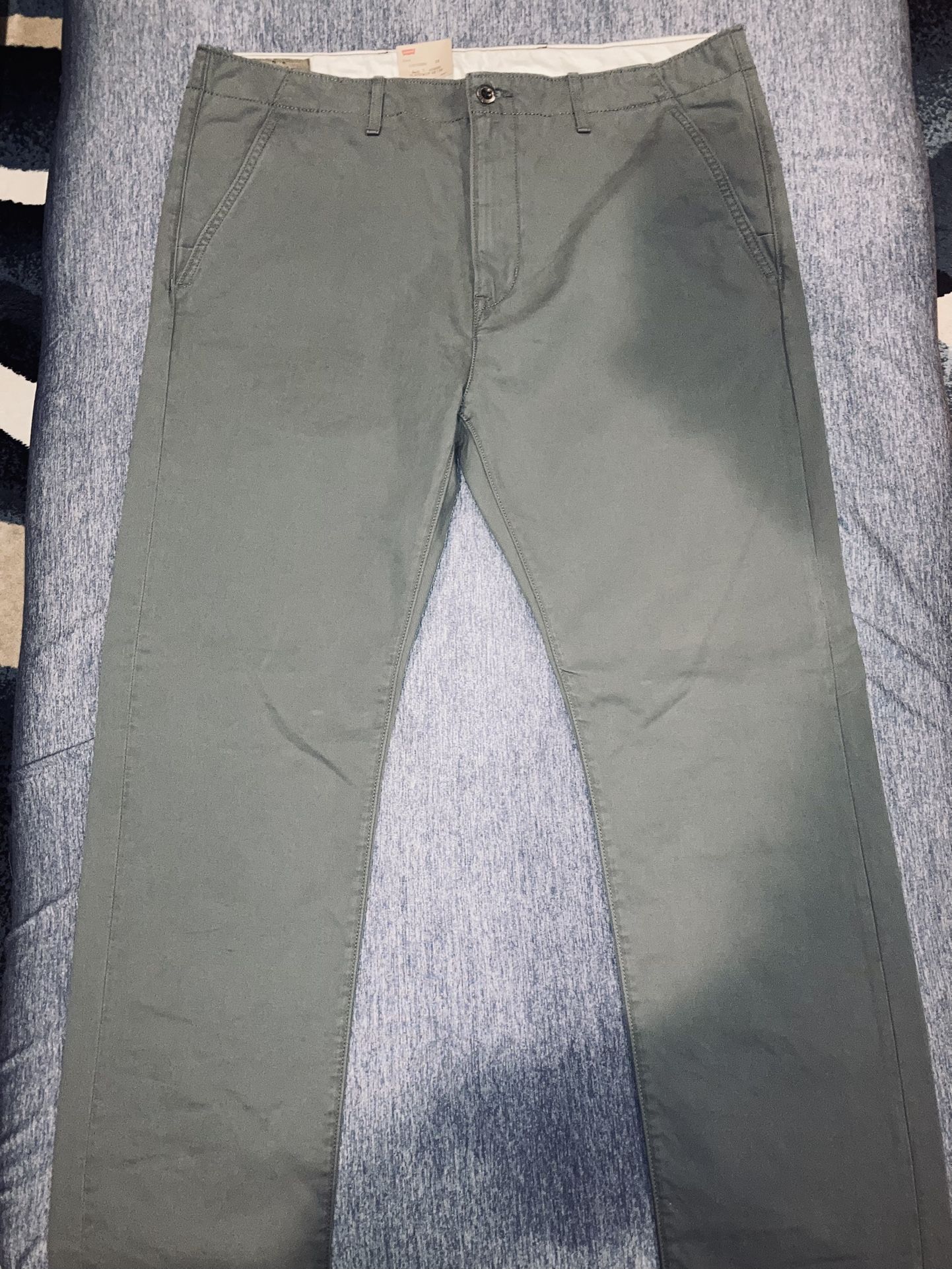 New Levis White Tab Taper Chino Gray Pants Light Weight, 87035-07288, Sz 38x32