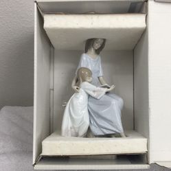 New Lladro Spain Porcelain Mother Daughter Bedtime Story Figurine #5457