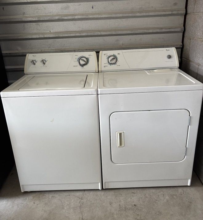 White Whirlpool Washer And Electric Dryer Matching Set