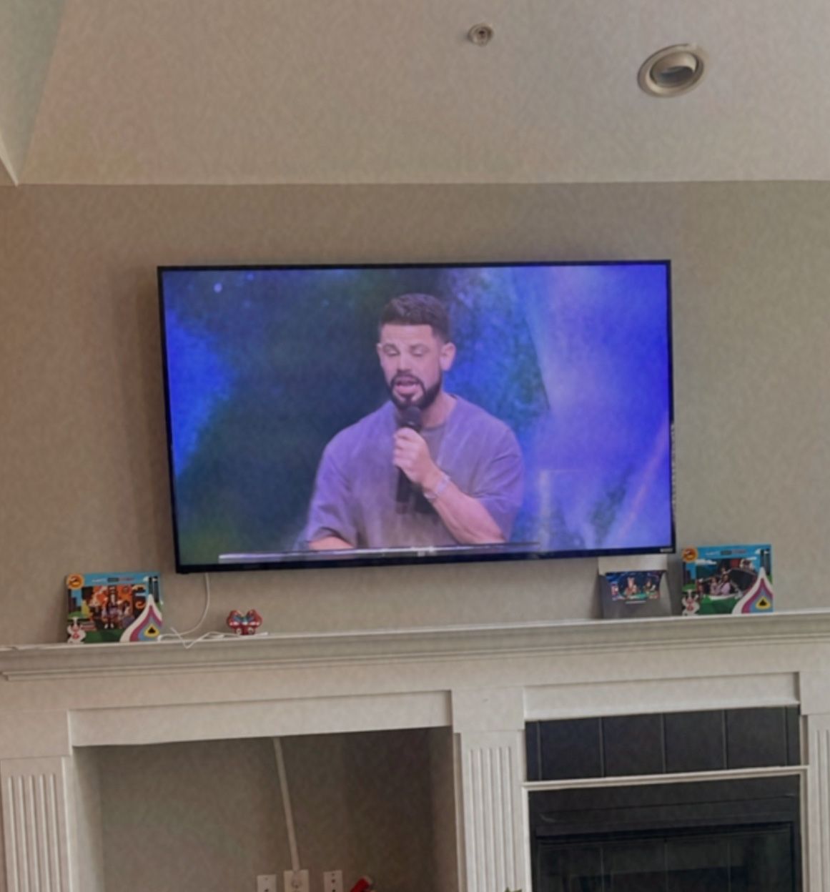 70” VIZIO TV ( Read Descript)