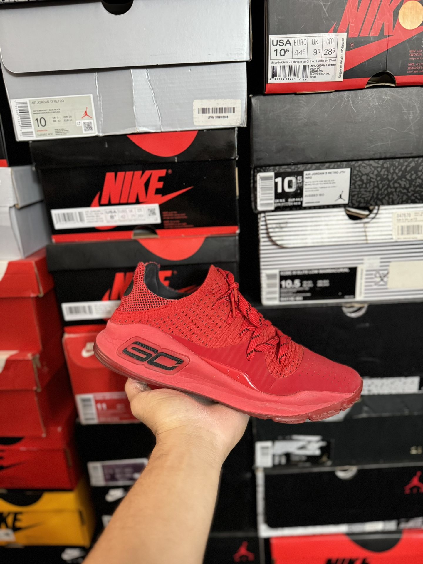 Under Armour Curry Low Red size USED But Clean