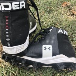 Under Armour Lacrosse LAX soccer football cleats size 4Y