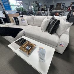 $2399 Sofa Chaise 🤩🤩 3 Person Chaise ✅