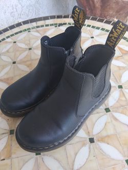 Dr. Martens Girls Youth Size 1