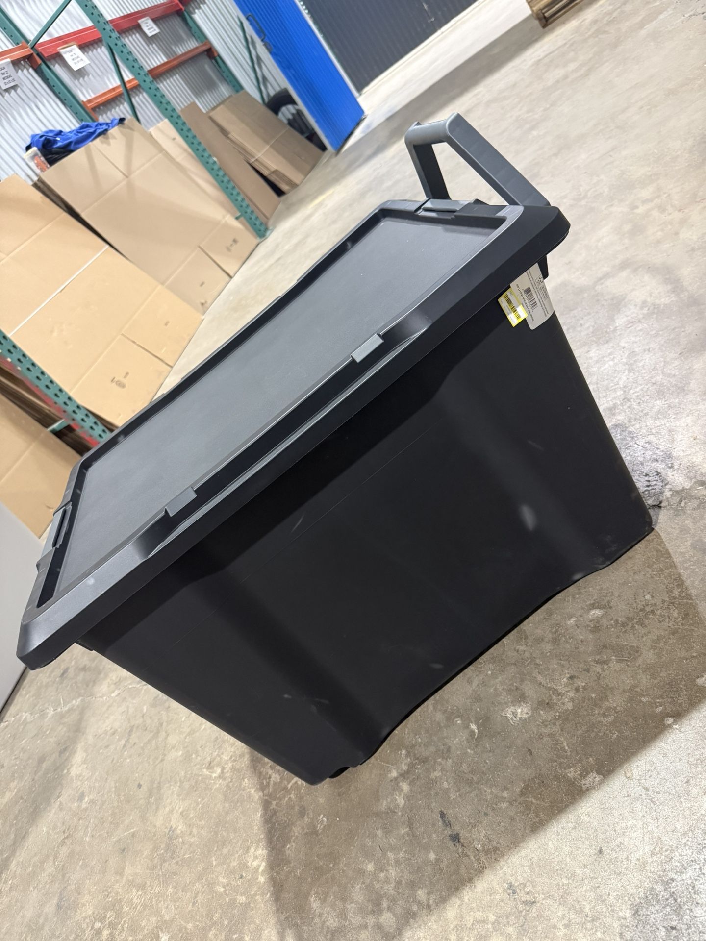 XL LATCHING STORAGE TOTE