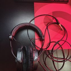 beyerdynamic DT 990 PRO, Black, Straight Cable