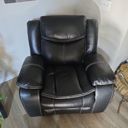 Single Black Recliner 