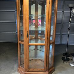 Corner cabinet￼