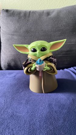 Grogu tippy cup Disneyland