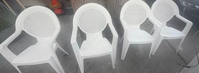 Grosfillex Outdoor Resin CHAIRS SET OF (4)