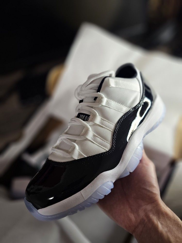 Jordan 11s Concord Size 10