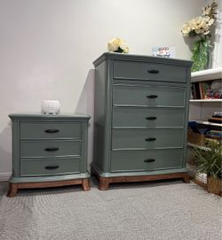 Dresser set