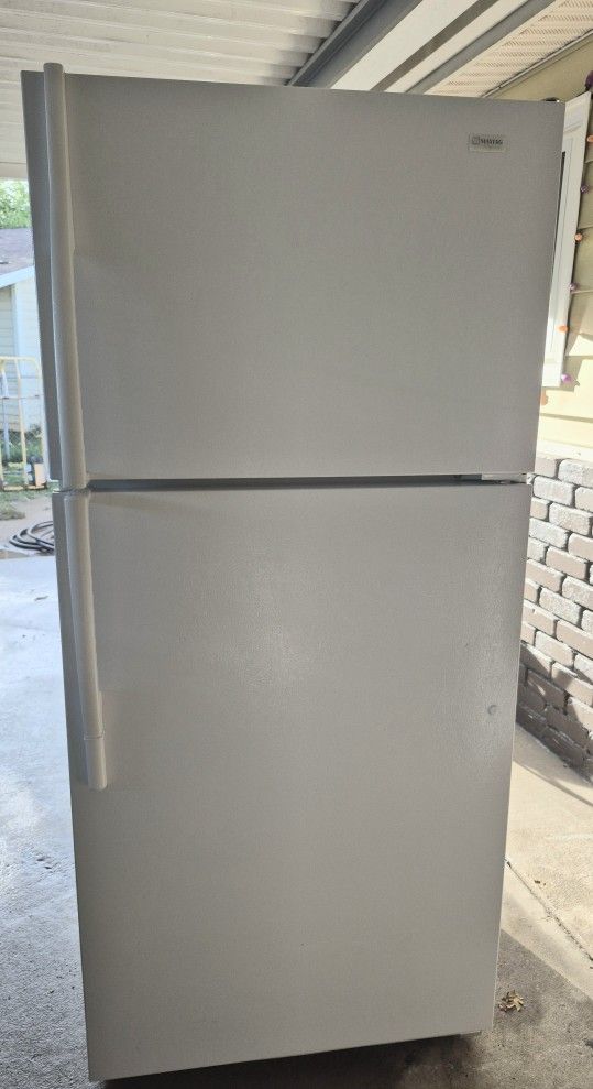 Free Delivery. Very Nice Refrigerator. Warranty Included