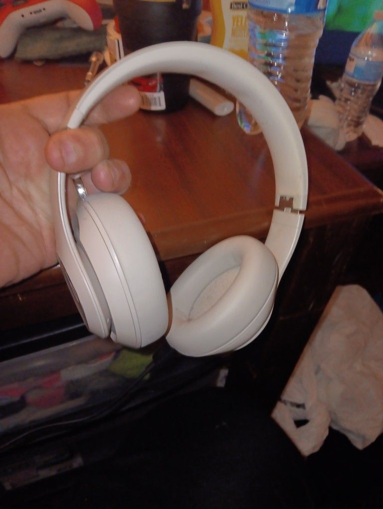Beats Studio Pro