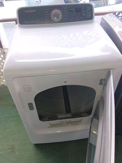 Samsung gas dryer in excellent working condition i can show u it's heats up excellent