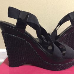 BCBGMAXAXZRIA Wedges Size 8