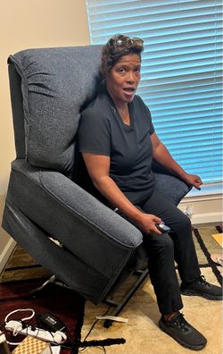 Pride Mobility Power Lift Chair Recliner – Excellent Condition! 🛋️