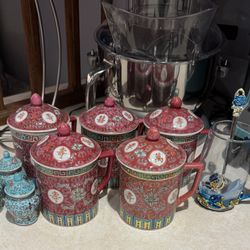 Perfect Chinese Tea set - 5 Covered mugs W/ 3 Tea Holders